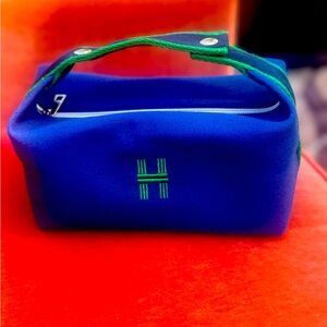 NWT H Luxury Cosmetic Carrying Case Unisex